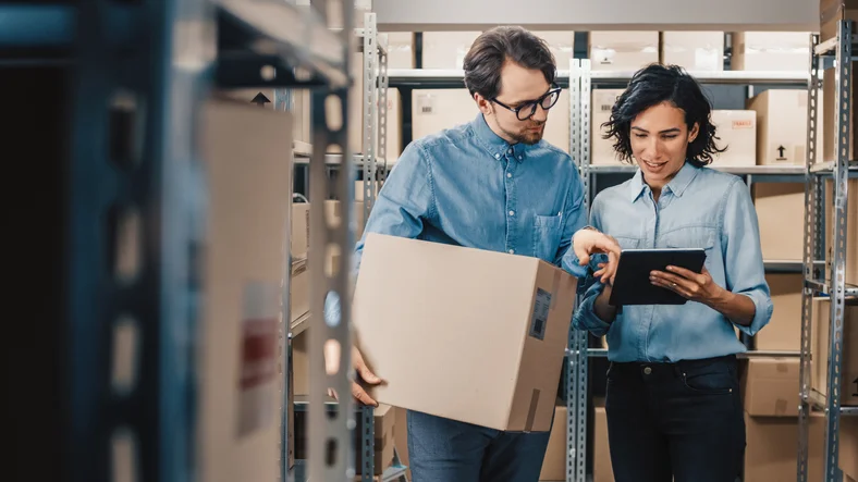Shipping & Receiving Specialist Job