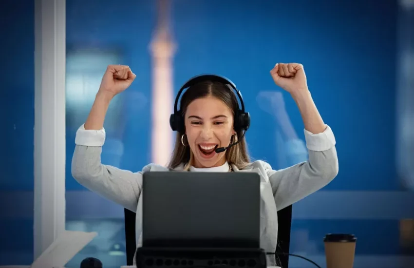 https://www.openaccessbpo.com/wp-content/webp-express/webp-images/uploads/2017/03/Proactive-and-Solution-Oriented-Agent-High-Performing-Customer-Support-Agents.jpg.webp