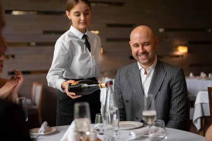 Banquet Waitress