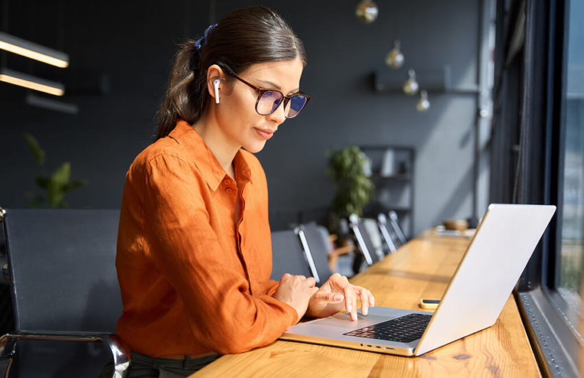 Commercial Assistant