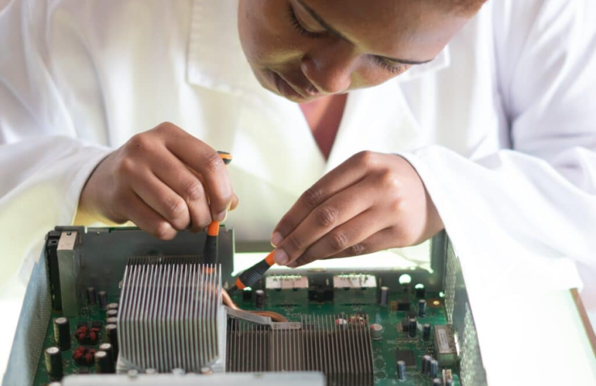 Hardware Engineer Job